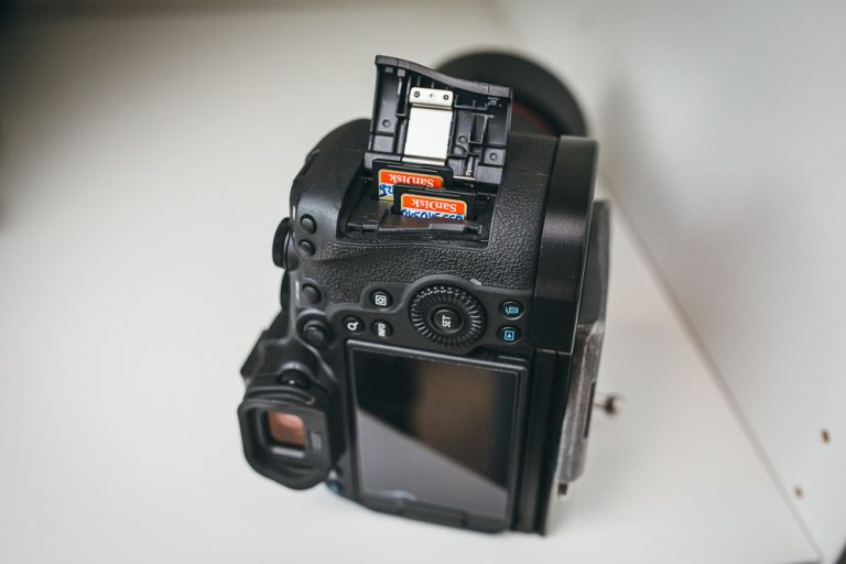 dual slot fotoaparat 0001