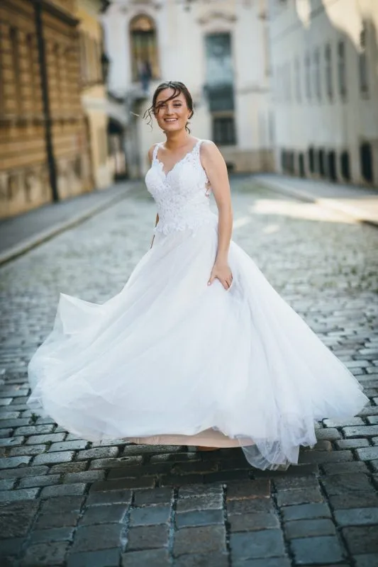 nladenka se okreće i haljina dolazi do izražaja6