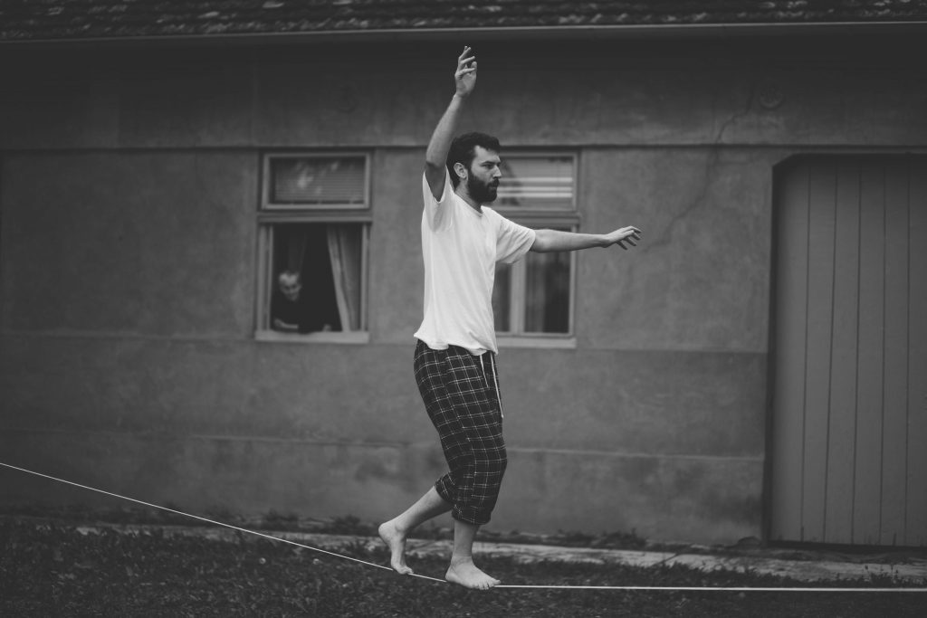 slackline hodanje po gurtni
